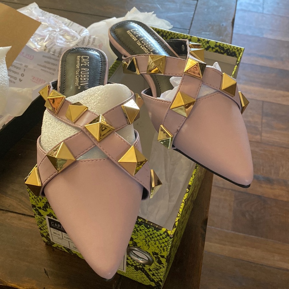 Brand new purple pointed mules